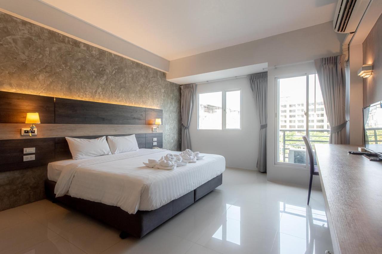 The Proud Exclusive Hotel-Sha Plus Накхон Патом Екстериор снимка