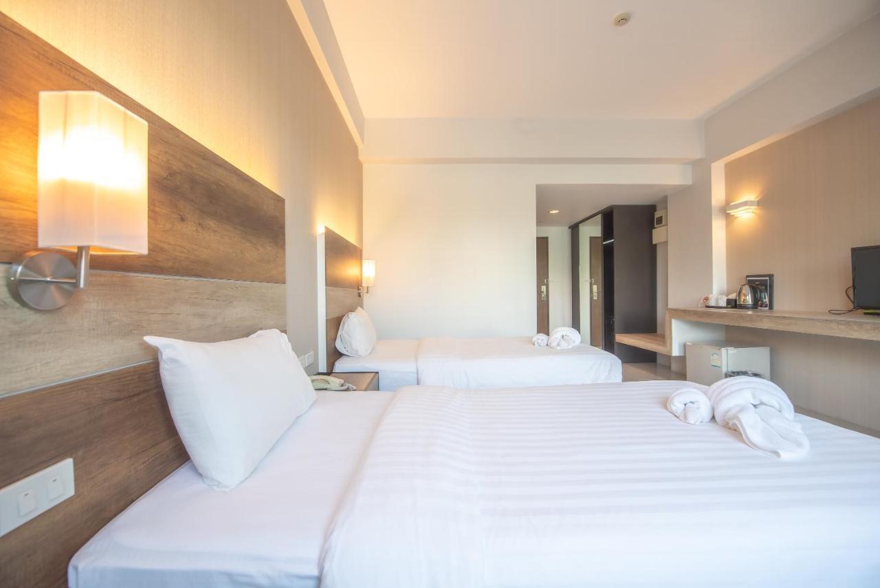 The Proud Exclusive Hotel-Sha Plus Накхон Патом Екстериор снимка