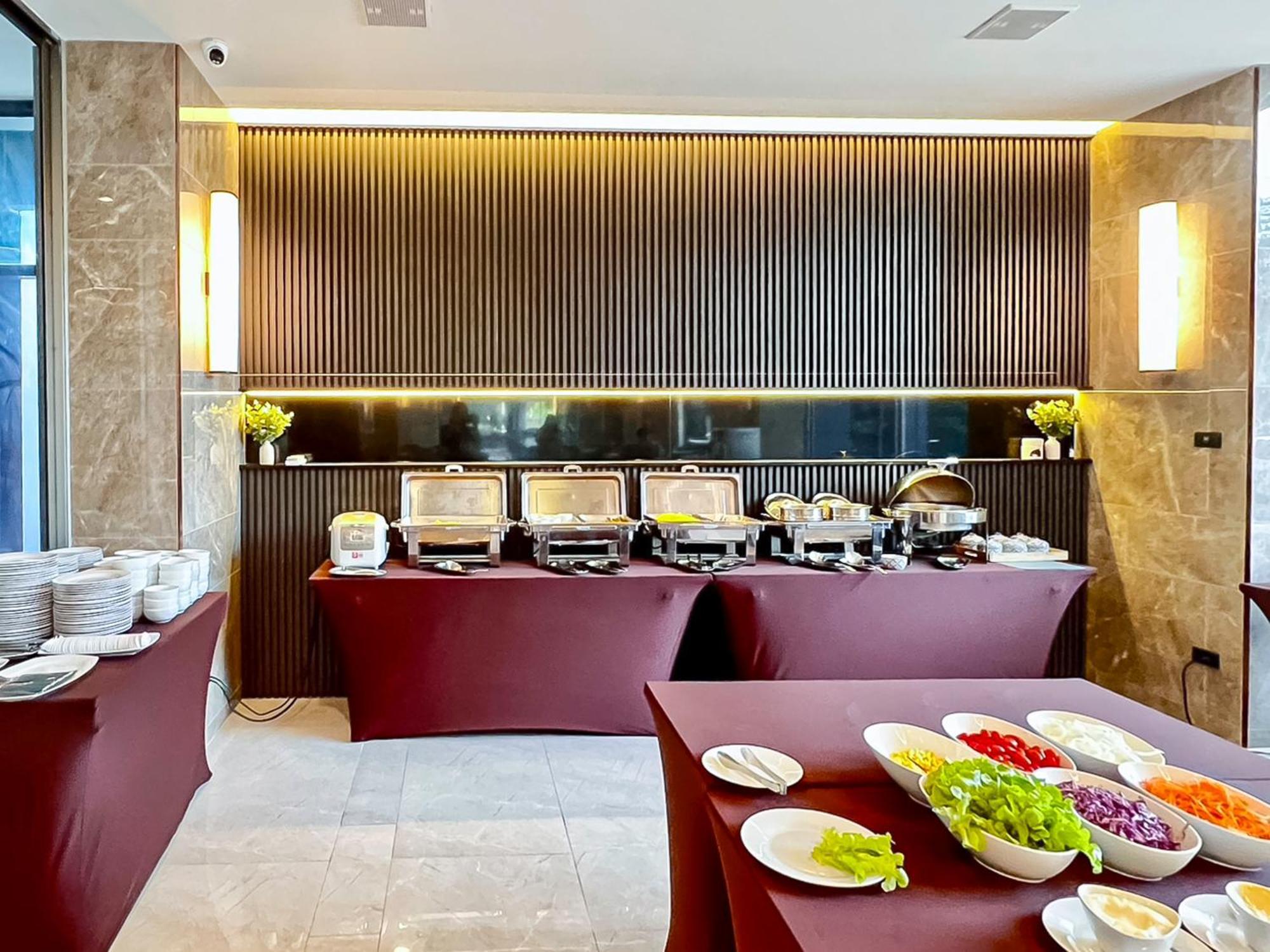 The Proud Exclusive Hotel-Sha Plus Накхон Патом Екстериор снимка